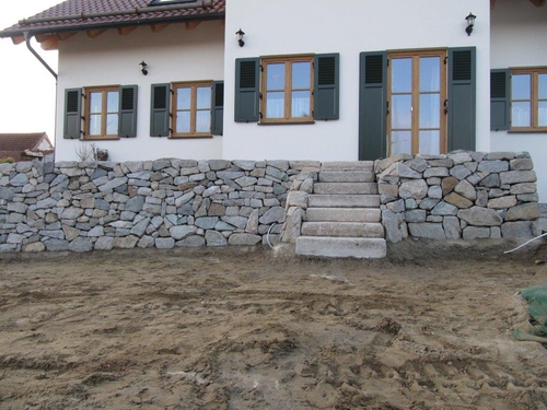 Granitbruchmauer