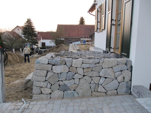 Granitbruchmauer